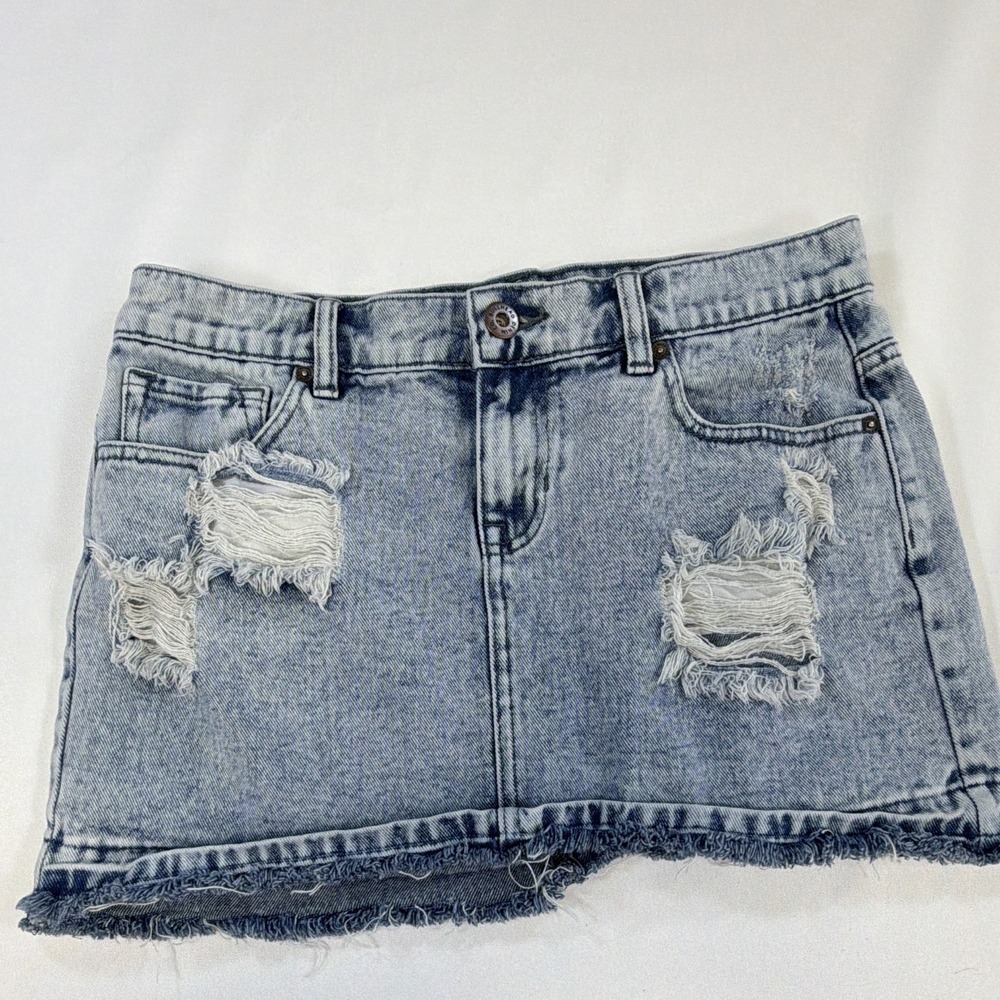 Bullhead Denim Co Blue Distressed Denim Mini Skirt Mid Rise 27 840BT1562223